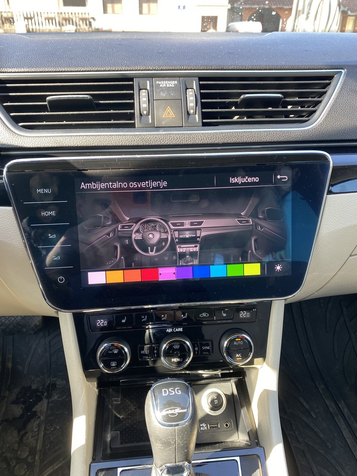 Škoda Superb — ambijentalno osvetljenje na ekranu