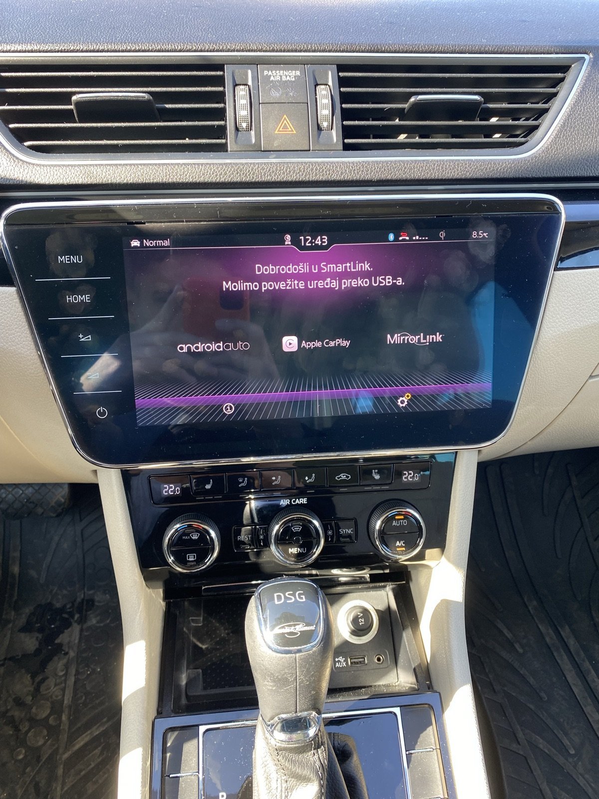 Škoda Superb — Apple CarPlay i Android Auto ekran