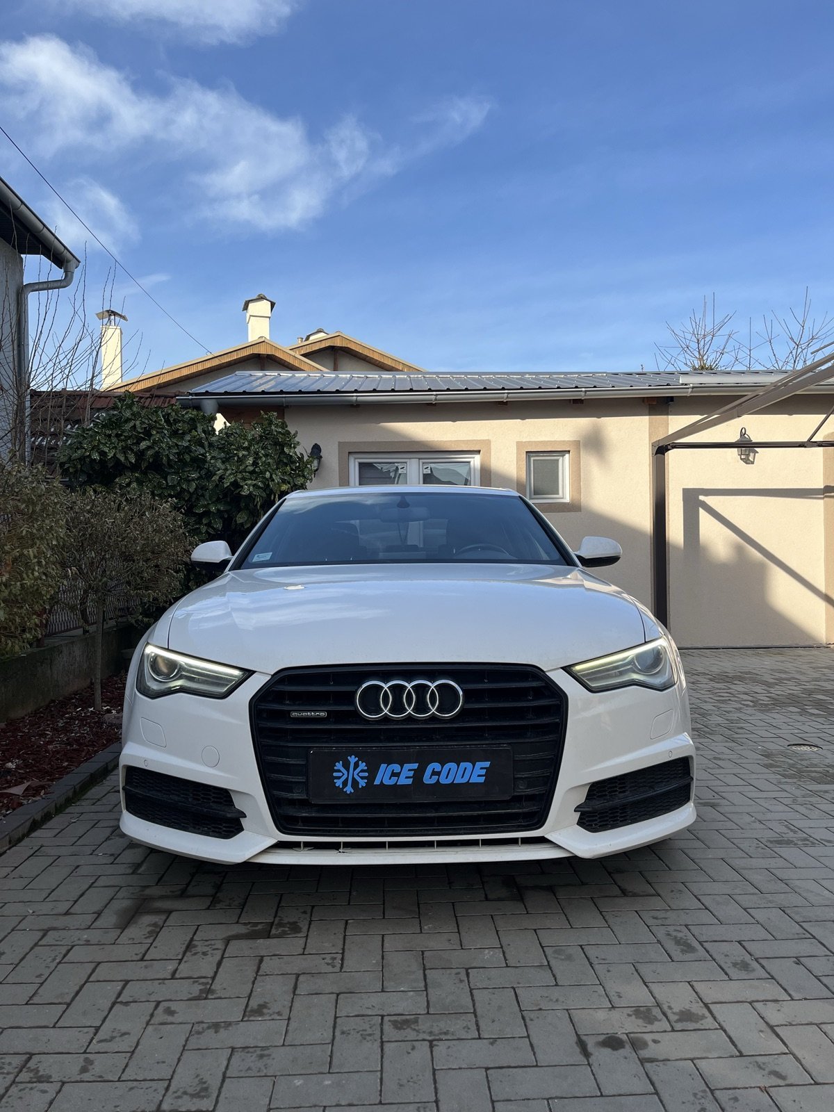 Audi A6 — prednji ugao