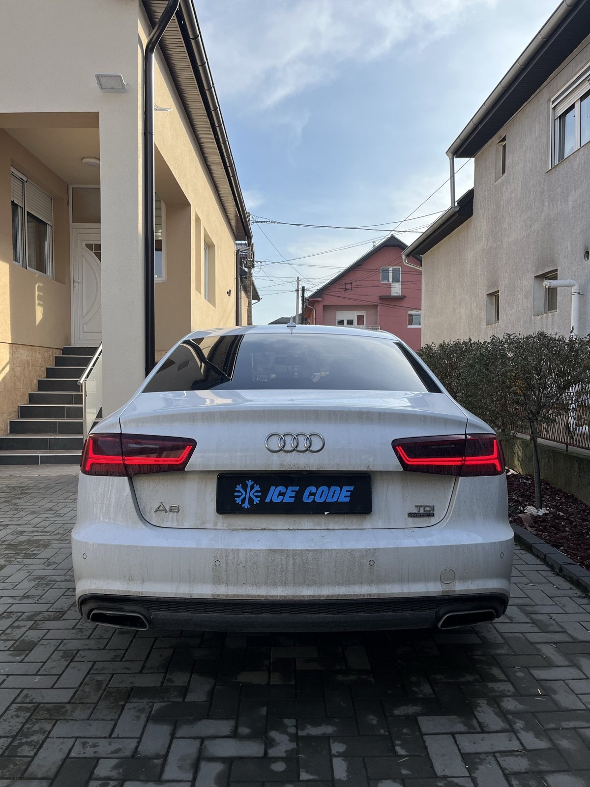 Audi A6 — zadnji ugao
